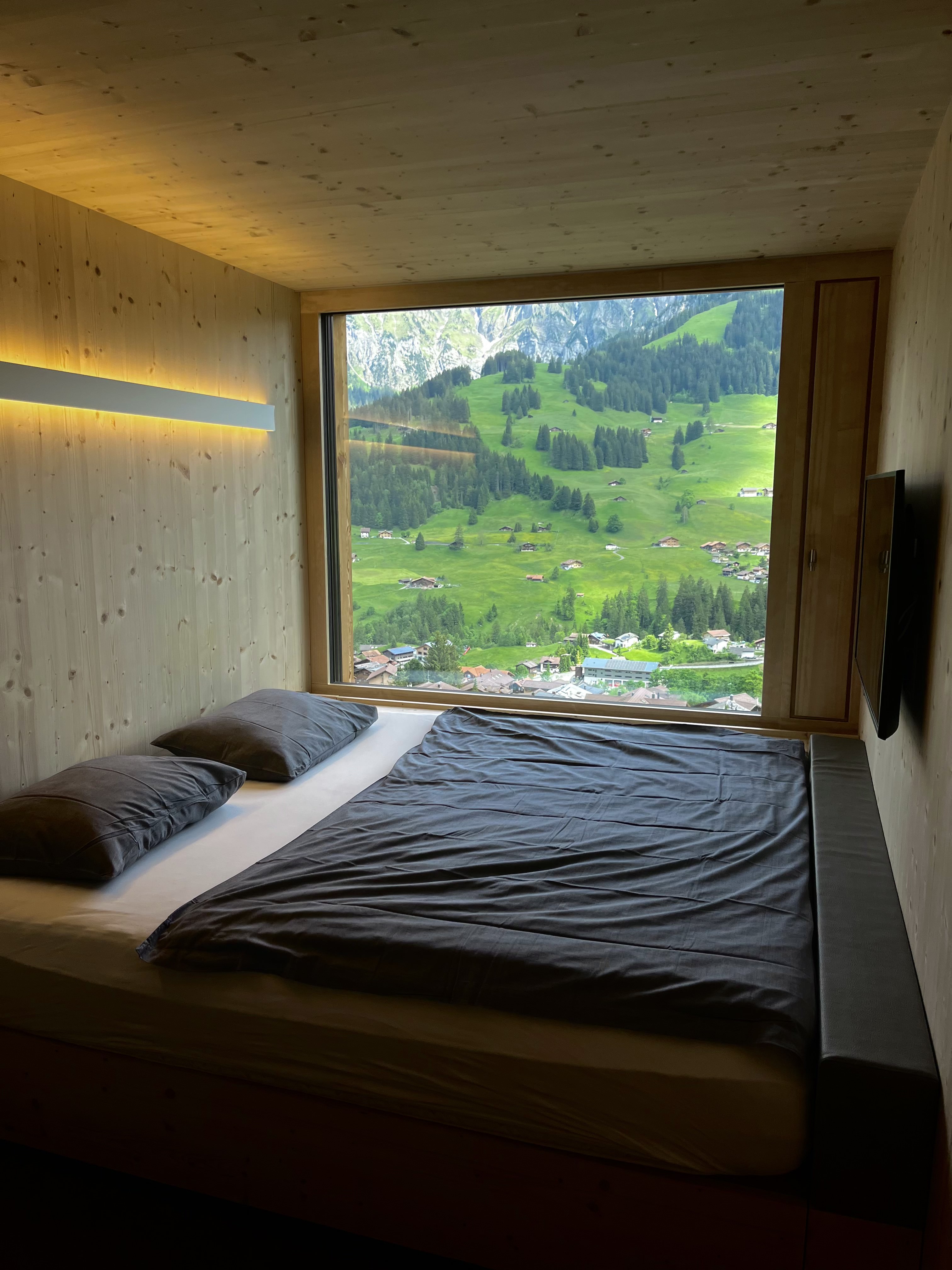 Revier Mountain Lodge - Swiss Alps Experience